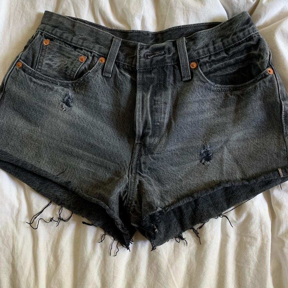 Levi’s wedgie fit shorts
